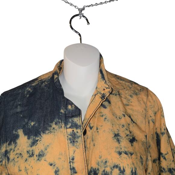 Thrill Jeans Women Medium Button Up Hi Low Shirt Tie Dye Roll Tab Distressed 1.5 - Picture 3 of 12